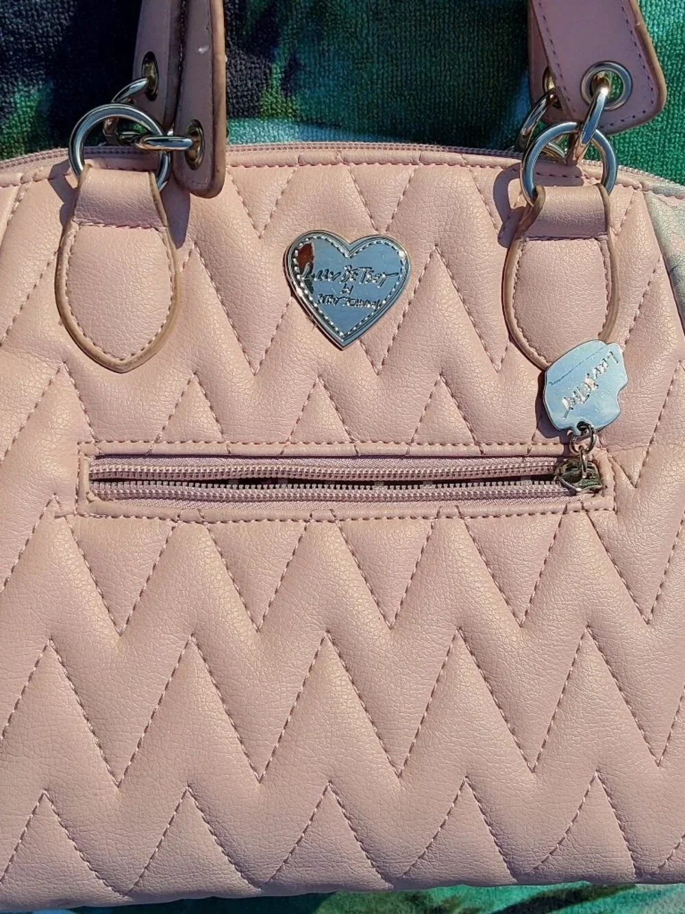 BETSEY JOHNSON PINK PURSE BEAUTIFUL
